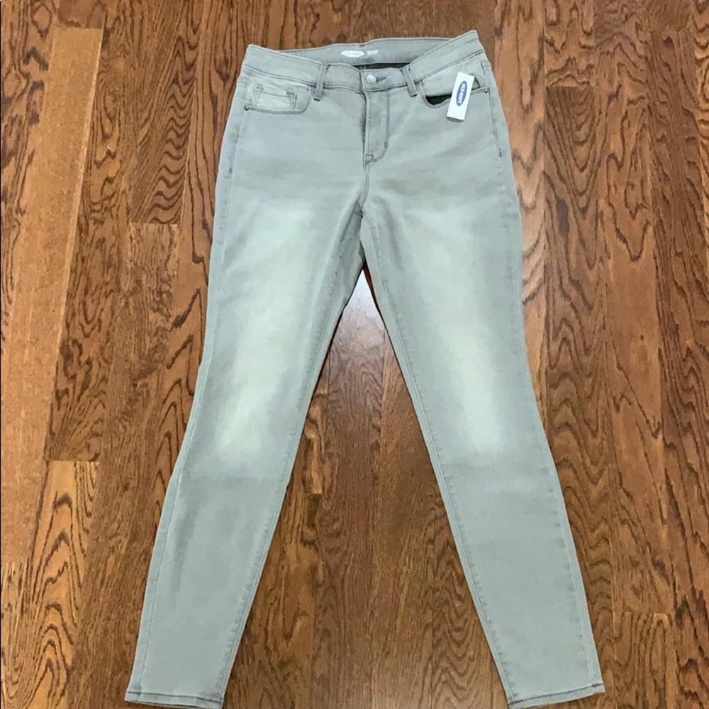 NWT Old Navy gray Rockstar skinny jeans, 8